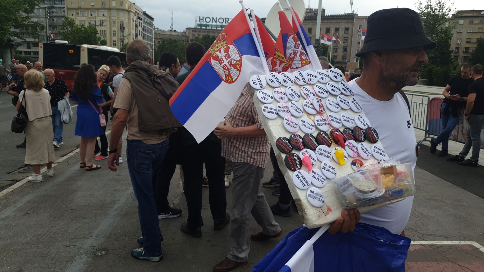 Protest "Srbija protiv nasilja" u preko 10 gradova obeležile šetnje, blokade puteva i zahtevi za ostavkama (FOTO, VIDEO) 101