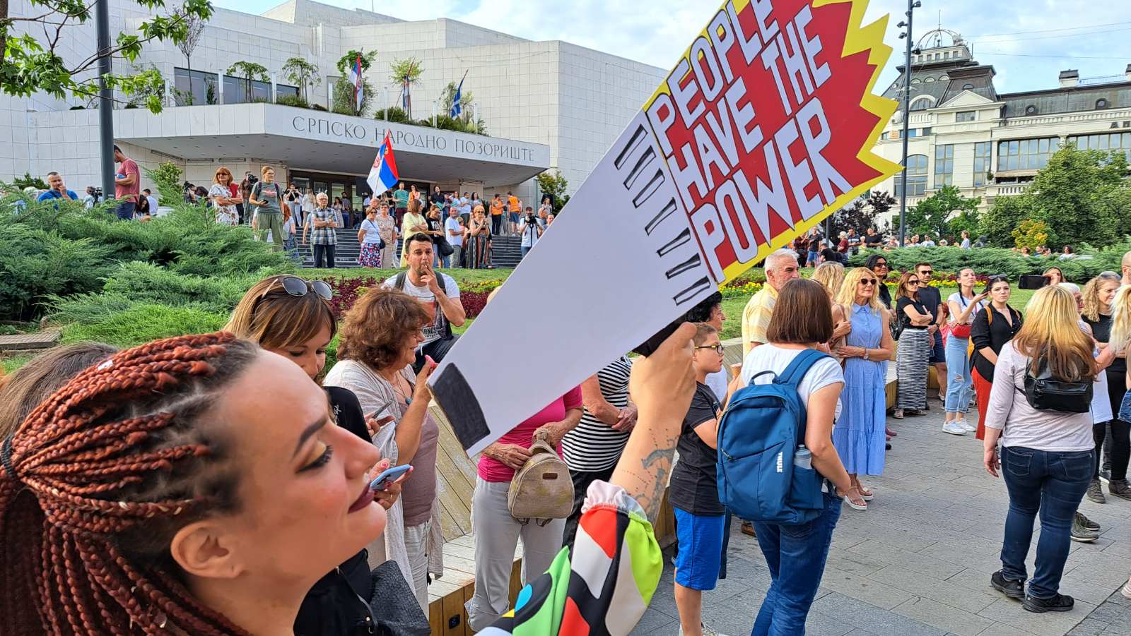 "Zar je bitno da li sam s Metohije ili s Dorćola?": Osmi protest "Srbija protiv nasilja" u slikama (FOTO) 10