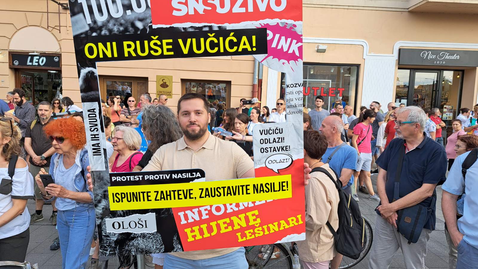 "Zar je bitno da li sam s Metohije ili s Dorćola?": Osmi protest "Srbija protiv nasilja" u slikama (FOTO) 13