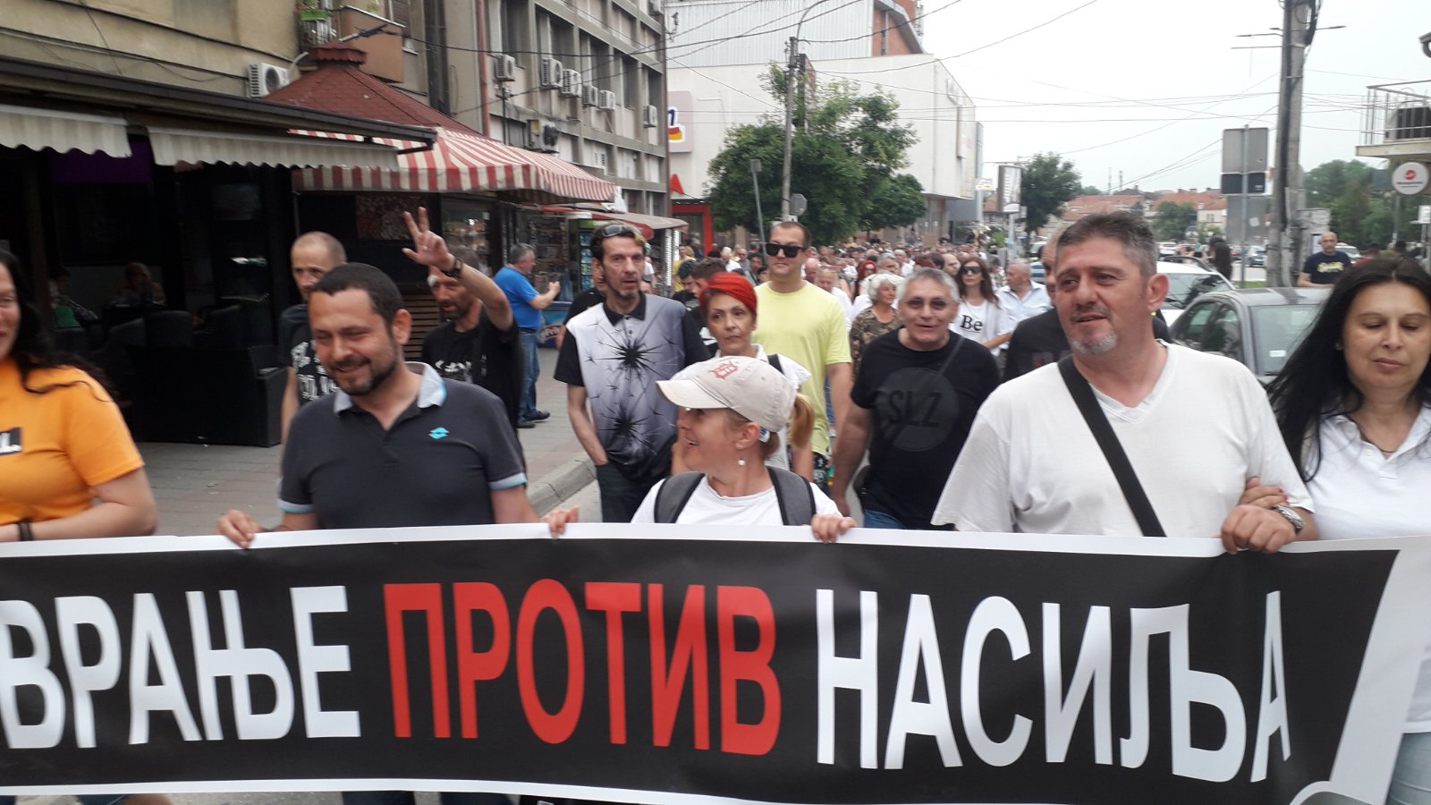 Protest "Srbija protiv nasilja" u preko 10 gradova obeležile šetnje, blokade puteva i zahtevi za ostavkama (FOTO, VIDEO) 60