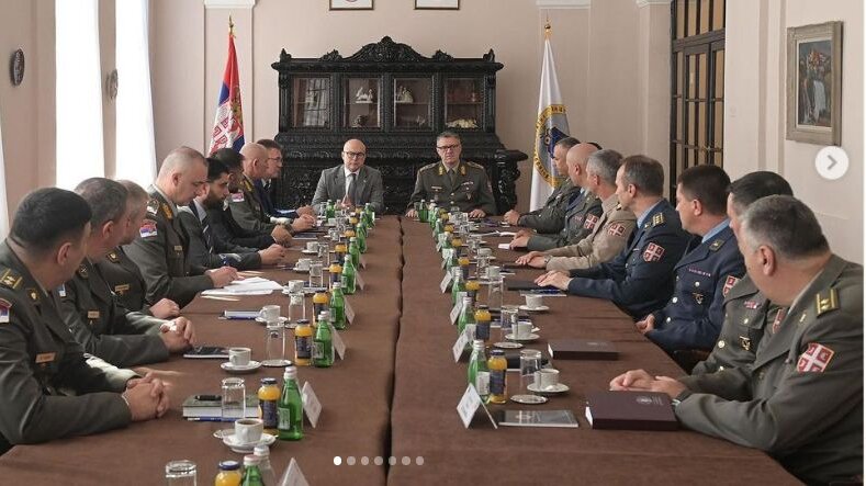 Ministar Vučević obavio razgovor sa obaveštajcima 1