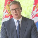 Vučić ponovio da neće da ide sa Kurtijem na razgovor, rekao da uhapšeni kosovski policajci jedu torte i voće 11