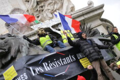 Demonstracije, nemiri, "dešavanja naroda" su njegova specijalnost: Protesti od Pariza do Kragujevca kroz objektiv Lazara Novakovića (FOTO) 41