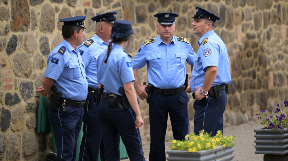 Simbol povratka ili prodaja "vere za večeru": Kako je dočekan prijem 45 novih Srba u policiju sa centralom u Prištini? 1