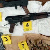 Subotička policija pronašla u vozilu skrivene automatske puške i municiju 1