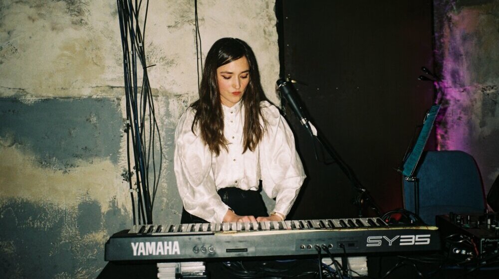 Zvuk iz procepa popa i nojza: Žena iza mašine - Marija Balubdžić Umbra 1