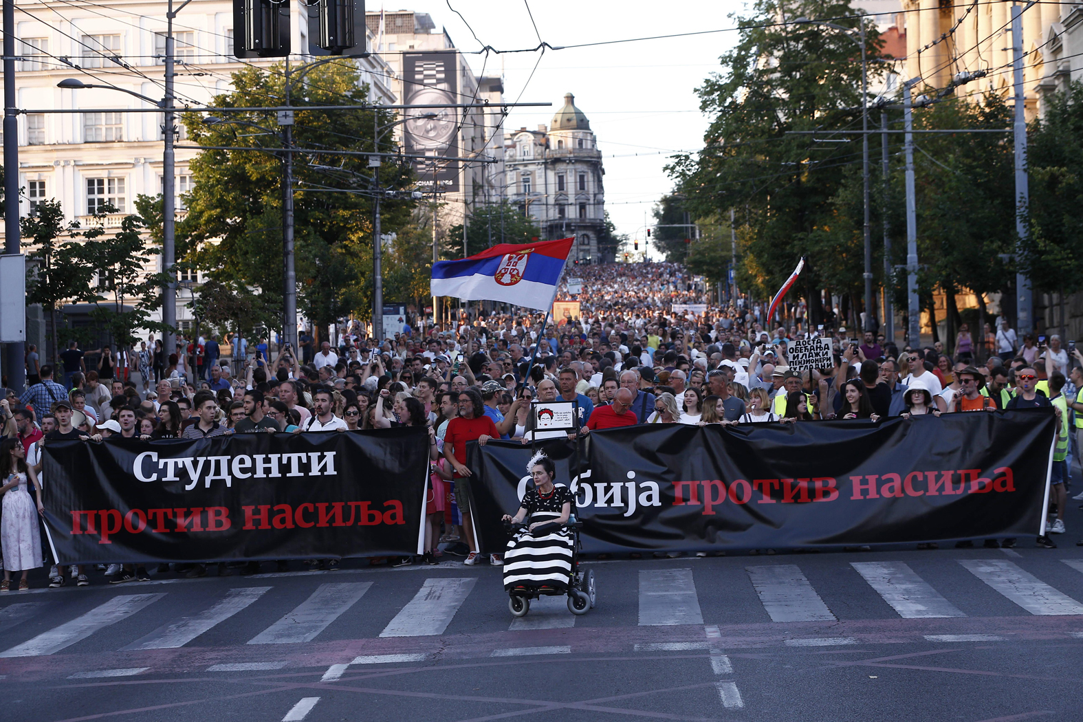 "Brine jedino noć": Novinarka Danasa sa studentom u štrajku ispred Vučićevog radnog mesta (VIDEO) 1