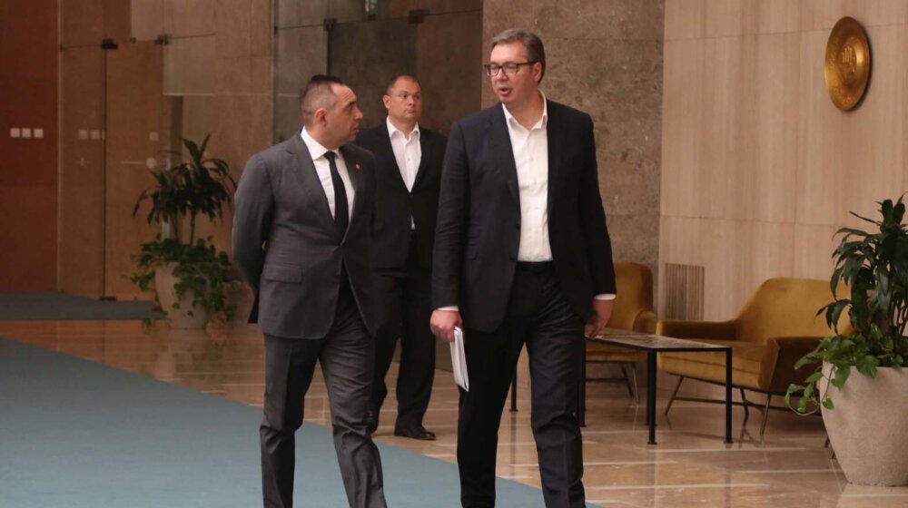 "Ako ne smeni Vulina, Vučić može da očekuje nove sankcije": Da li je stavljanje direktora BIA na crnu listu SAD tek uvod? 1