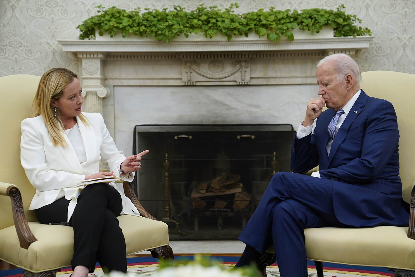 Kosovo jedna od tema razgovora Bajdena i Meloni Pozvali na