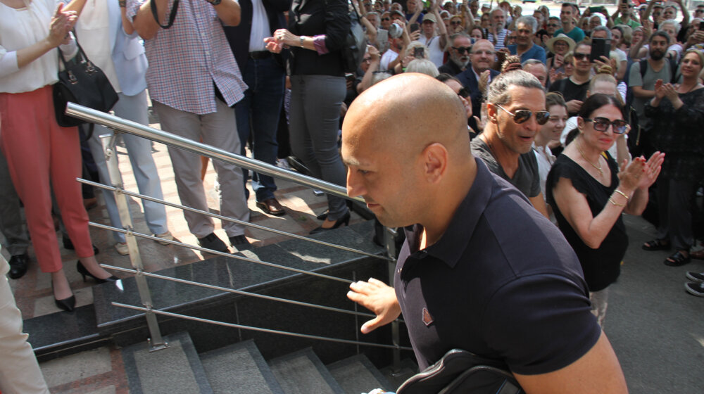 Napad na policajca ispred kuće inspektora Dušana Mitića – uhapšena trojica muškaraca 1