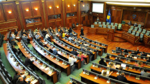 Burno i u Skupštini Kosova, predsedavajuća zvala obezbeđenje