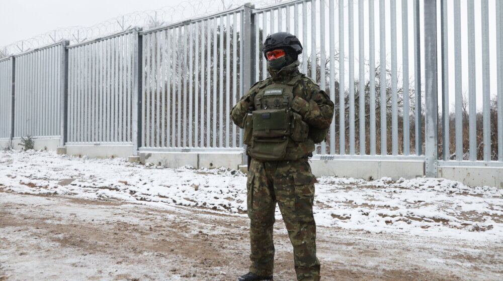 Poljski ministar: Na granicu s Belorusijom šaljemo 500 policajaca 1