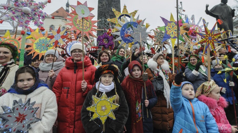 Ukrajina će obeležavati Božić 25. decembra: Zakon danas potpisao predsednik Zelenski 1