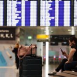 Amerikanka kažnjena jer je nudila mito od 100 dolara nemačkom službeniku pasoške kontrole 3