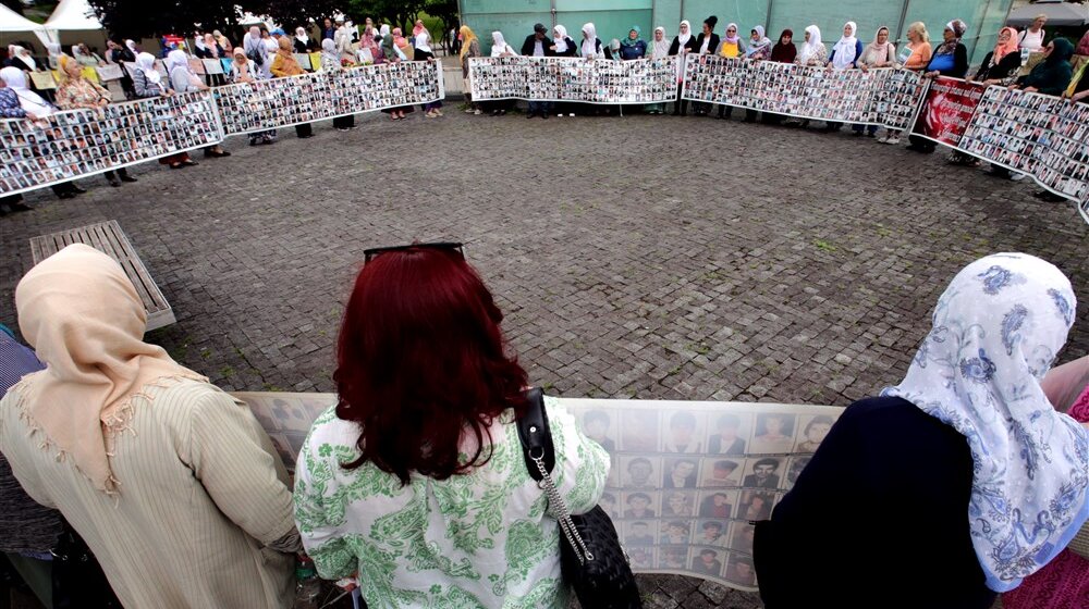 "Traže skupštinsku rezoluciju o osudi genocida u Srebrenici": Inicijativa dvojice bošnjačkih poslanika u RS 1
