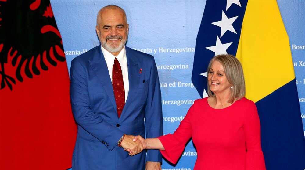 Rama stigao u Sarajevo, sastao se sa predsedavajućom Saveta ministara BiH Borjanom Krišto 1