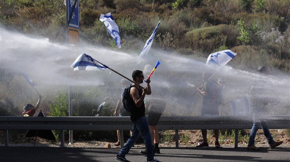 Izraelci blokirali autoputeve širom zemlje protestujući protiv reforme pravosuđa 1