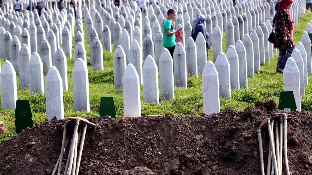 Uhapšeno sedam pripadnika nekadašnje VRS zbog ubistva 800 Bošnjaka posle pada Srebrenice 1