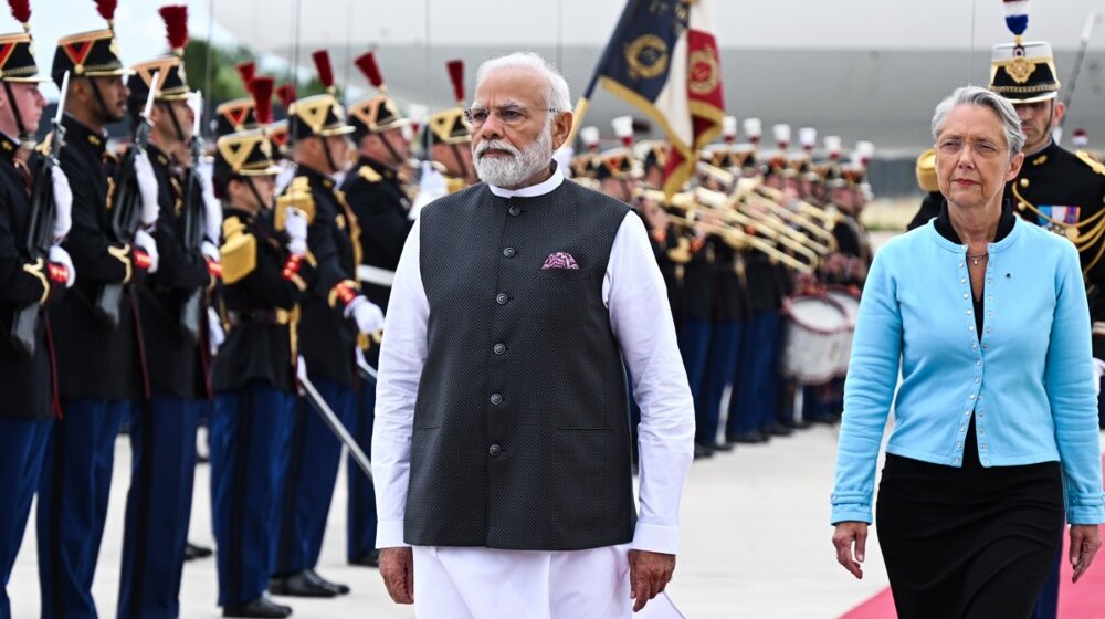 Narendra Modi potvrido da će Indija od Francuske kupiti 26 borbenih aviona i tri podmornice 1