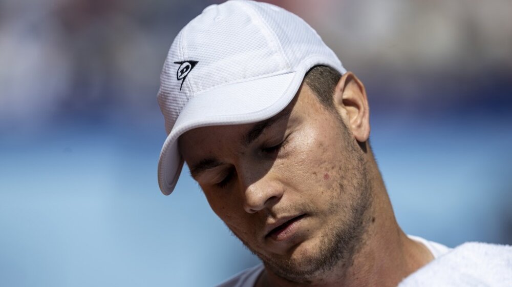 Kecmanović mlak u polufinalu u Gštadu: Nedostižnih 8:0 u gemovima 1