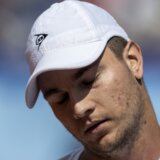 Kecmanović krenuo direktom, ali se njegov protivnik digao na noge: Dalje ide Peruanac Variljas 9