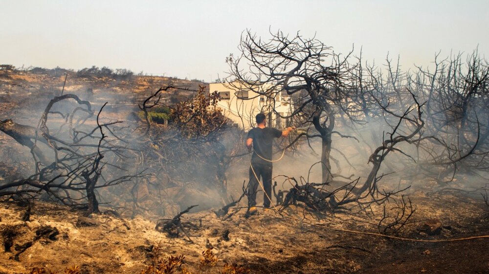 Zbog požara na Rodosu evakuisano 30.000 ljudi 1