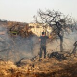 Zbog požara na Rodosu evakuisano 30.000 ljudi 5