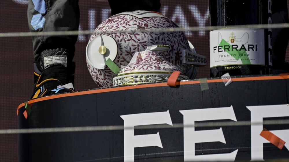 Poneo se u slavlju: Noris razbio Verstapenovu "barbiku" od 30.000 evra (VIDEO) 1