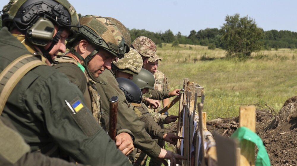 Ukrajinska vojska povratila selo od ruskih snaga na južnom frontu 1