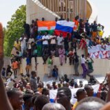 Vojna hunta u Nigeru saopštile da će suditi svrgnutom predsedniku Bazumu za izdaju 5