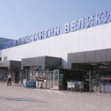 Niška policija uhapsila dvojicu Kineza zbog sumnje da su u avionu iz ranca putnika ukrali 3.500 evra 9