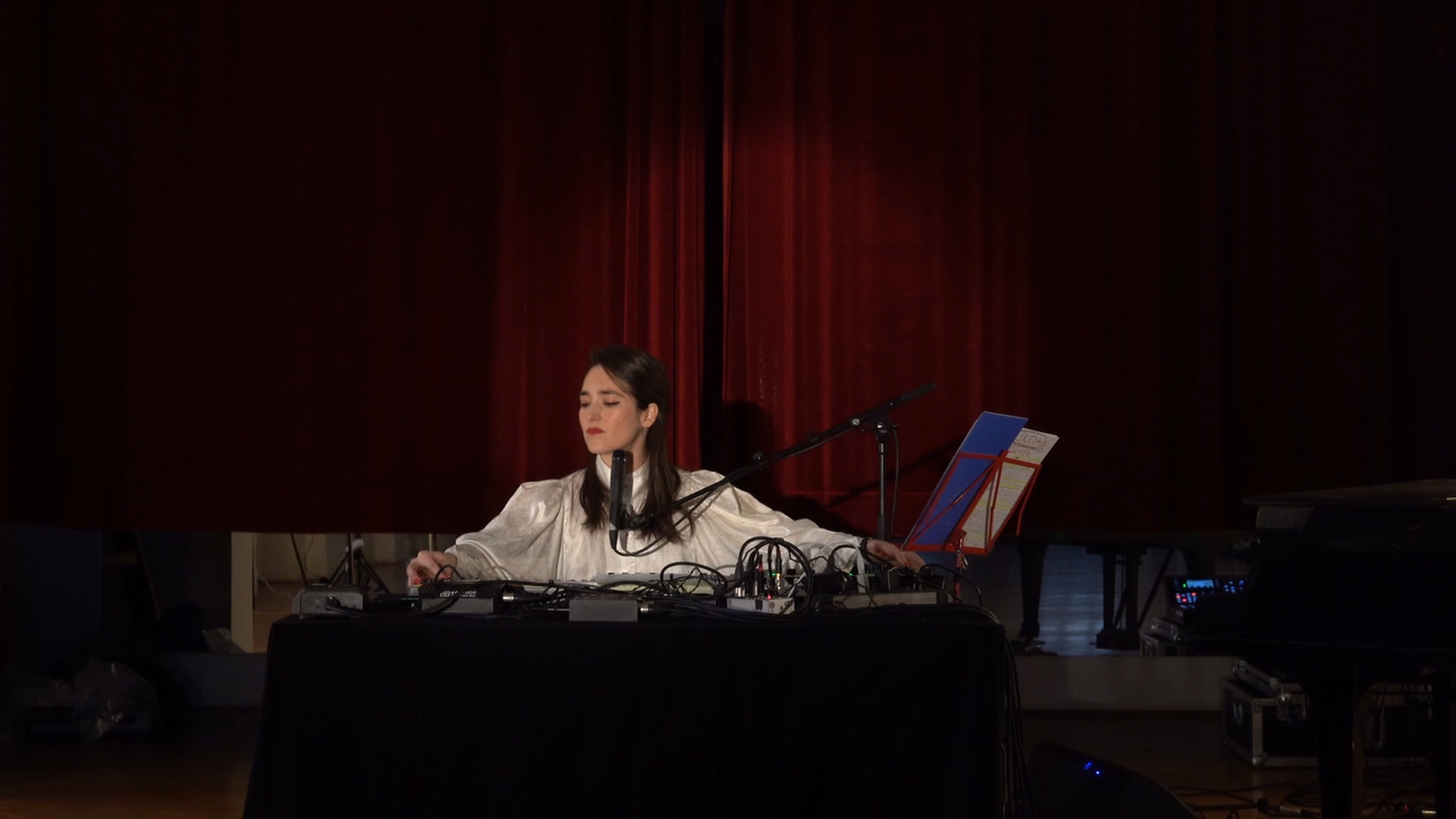 Zvuk iz procepa popa i nojza: Žena iza mašine - Marija Balubdžić Umbra 2