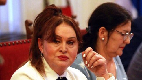 Da li će opozicija odlukom da bojkotuje konstitutivnu sednicu Skupštine Srbije olakšati predsedavanje Nade Macure? 2