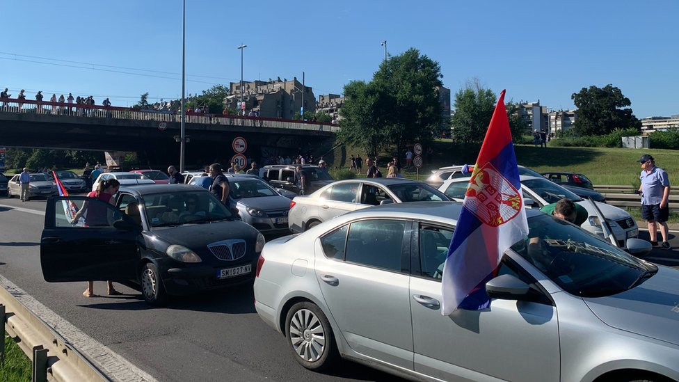 „Srbija protiv nasilja": Deveti protest u Beogradu, šetnja do televizije Pink, skupovi nastavljeni i u drugim gradovima 8 blokada