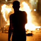 Francuska: Sve više policije na ulicama, očekuje se i peta noć nereda, Makron odložio posetu Nemačkoj 14