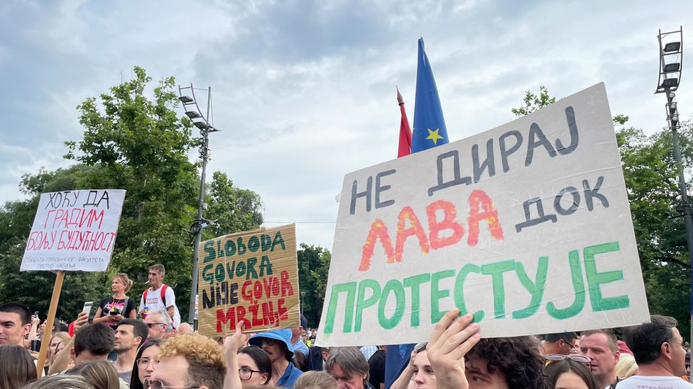 „Srbija protiv nasilja": Deveti protest u Beogradu, šetnja do televizije Pink, skupovi nastavljeni i u drugim gradovima 5 protest, Srbija protiv nasilja