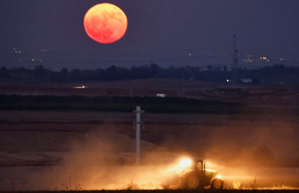 Prizor super Meseca sa polja u gradu Aškelonu na jugu Izraela