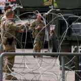 Srbija i Kosovo: KFOR negira tvrdnje britanske poslanice da Srpska crkva krijumčari oružje, Vučić joj poručio: „Istraga protiv vas, gospođo" 3