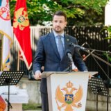 Srbija i Crna Gora: Prva poseta novog crnogorskog predsednika Jakova Milatovića Beogradu, pre razgovora večera, vino i pesma 12