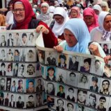 Rat u Bosni i Hercegovini i ratni zločini: „Negiranje da je u Srebrenici bilo genocida je krivično delo" 2