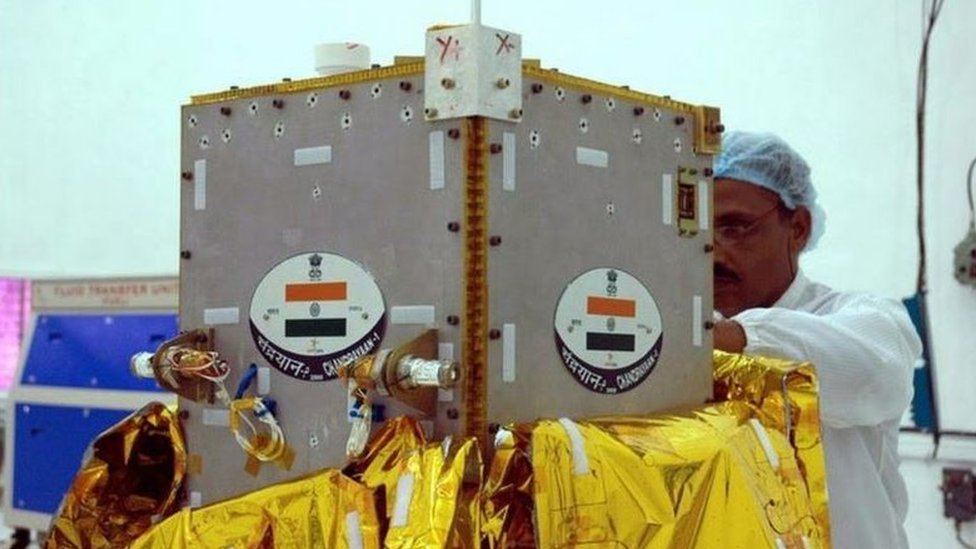 Astronomija i Azija: Indija započela ambicioznu misiju na Mesec, raketa Čandrajan lansirana 3 Pripreme robota za integraciju u raketu