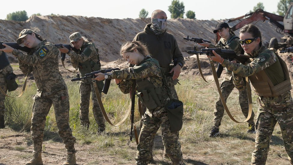 Rusija i Ukrajina: Ukrajina može u NATO kad se saveznici slože i ispune uslovi, Zelenski nezadovoljan 1 Ukrajinke