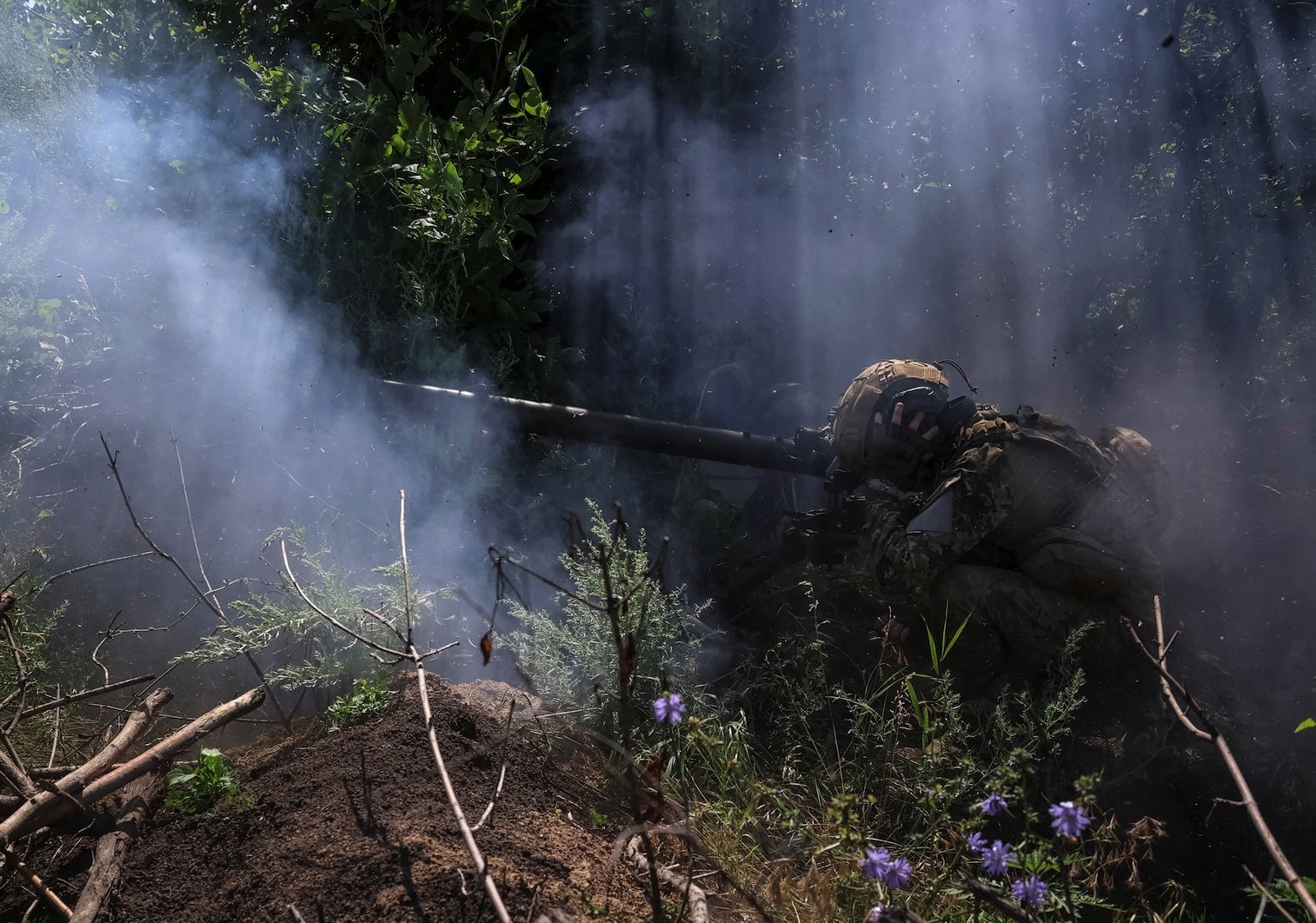 Rusija i Ukrajina: Ruski napad dronom na Krivi Rog, ukrajinske snage napreduju južno od Bahmuta, Putin kaže da Vagner „više ne postoji“ 1 ukrajinski vojnik kod bahmuta