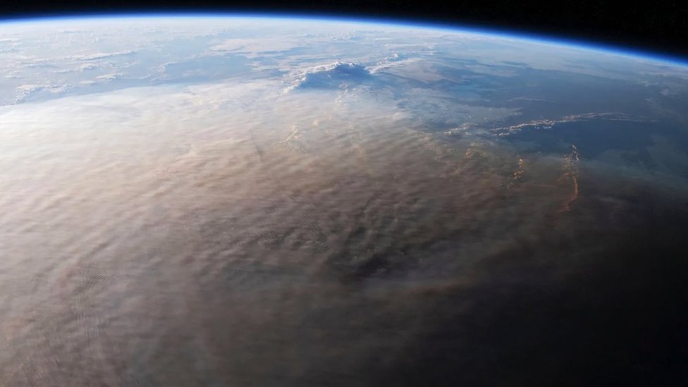 Vulkan i Tihi okean: Erupcija Tonga Hunga izazvala najintenzivniju munju ikada viđenu 2 Erupcija vulkana Hunga Tonga-Hunga Ha'apai