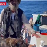 Australijanac i njegov pas dva meseca preživeli u Tihom okeanu jedući sirovu ribu 3