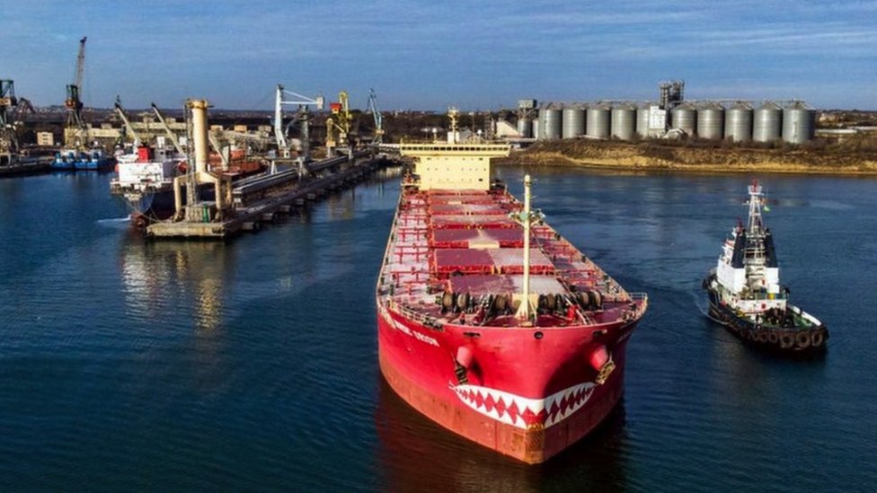 Rusija i Ukrajina: Rat dronovima iznad Odese i Krima, saobraćaj na Krimskom mostu delimično uspostavljen 8 brodovi sa žitom