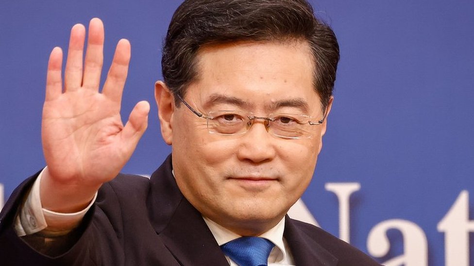 Kina i politika: Smenjen ministar spoljnih poslova Ćin Gang, rastu spekulacije zbog čega 3 Chinese Foreign Minister Qin Gang gestures after a press conference in Beijing, China, 07 March 2023.