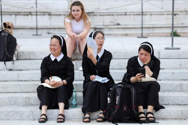 Toplotni talas ’Kerber’: Dvoje mrtvih u Zagrebu u snažnom nevremenu posle ekstremnih temperatura, u Srbiji oluja i orkanski vetar 22 vrućina, Italija