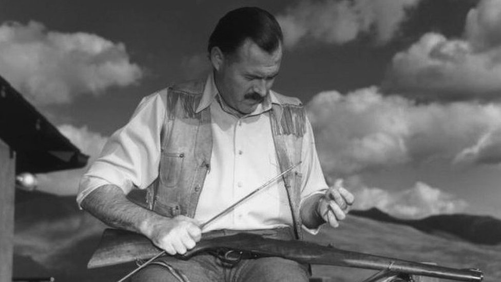 Književnost: Ernest Hemingvej, avanturista koji je otkrio šta se krije ispod ledenog brega 1 Ernest Hemingvej