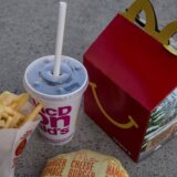 Mekdonalds: Devojčica sa Floride dobila 800.000 evra odštete zbog opekotine od pilećih meknageta 6